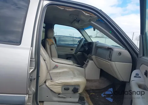 2002 Chevrolet Tahoe Ls z USA, uszkodzony, nr VIN 1GNEC13Z82R207075